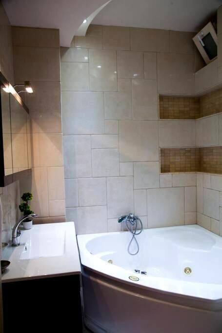 Вілла Luxurious West Side Maisonette In Alexandroupolis Екстер'єр фото